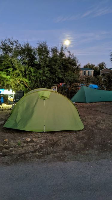 Niet zo fijne camping met een open-air disco